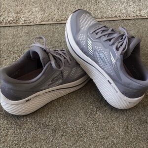 Skechers  lilac/lavender color  Slip-ins with Max Cushioning size 7 women